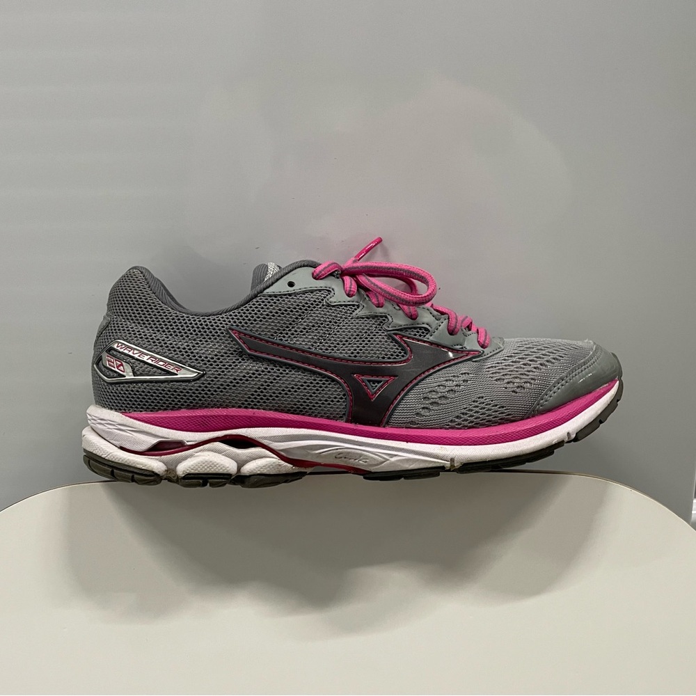 Mizuno Wave Rider 20  Women's 7.5